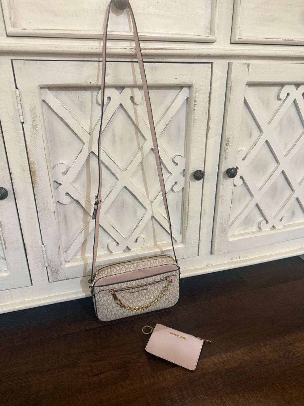 Michael Kors Pink and Cream Jet Set Crossbody w Cardholder Wallet - Picture 12 of 13